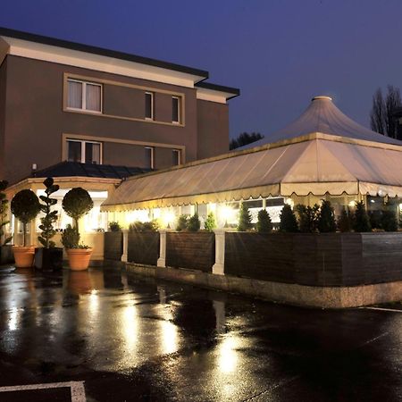 Bivius Hotel Restaurant Luxembourg Strassen Eksteriør billede