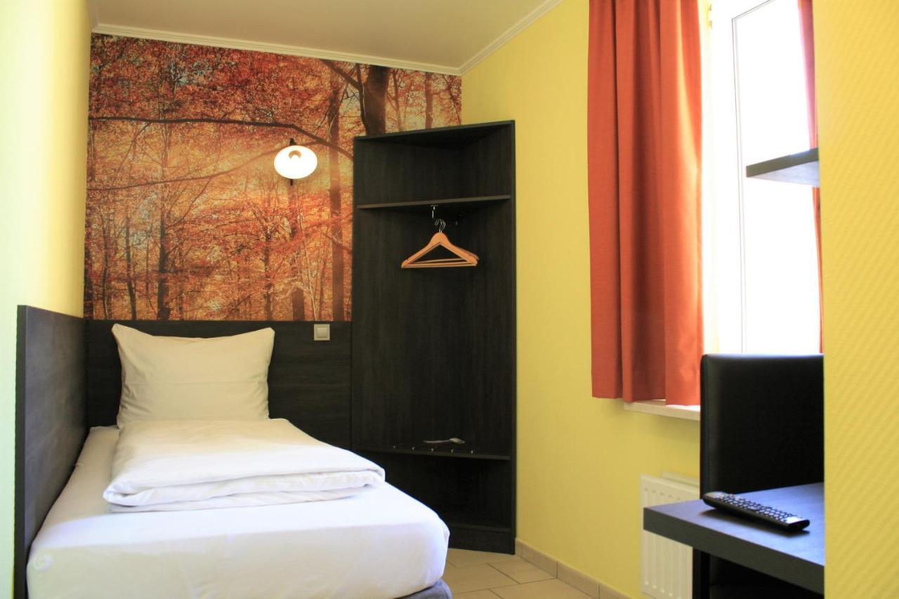 Bivius Hotel Restaurant Luxembourg Strassen Eksteriør billede