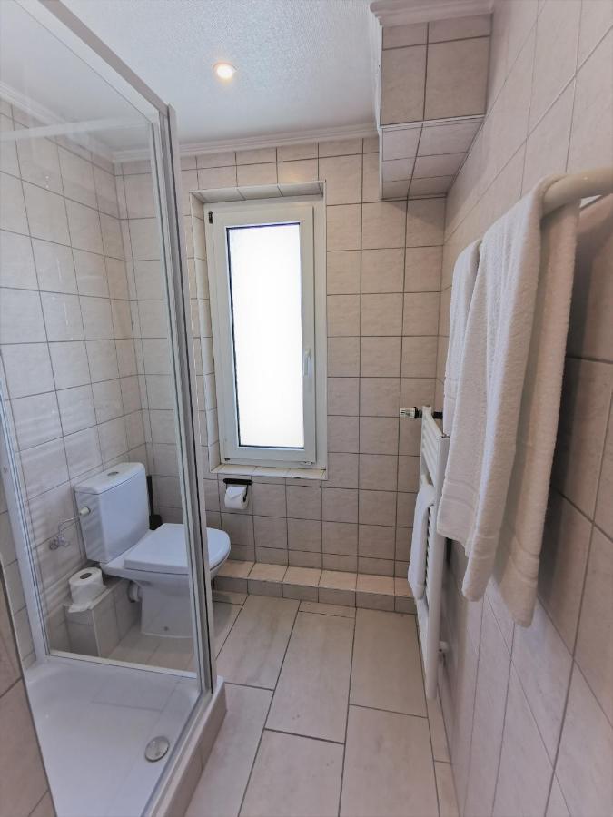 Bivius Hotel Restaurant Luxembourg Strassen Eksteriør billede