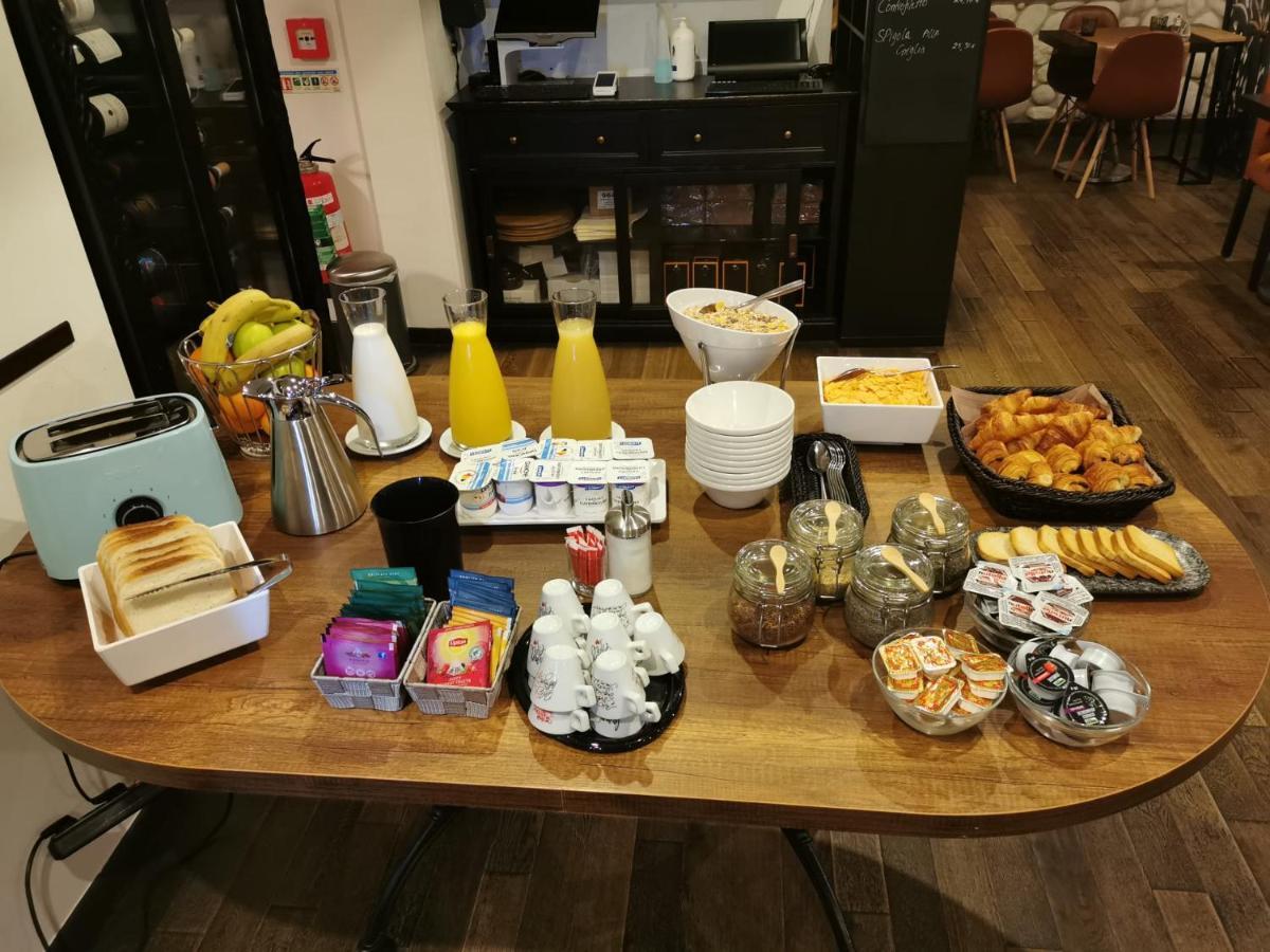 Bivius Hotel Restaurant Luxembourg Strassen Eksteriør billede