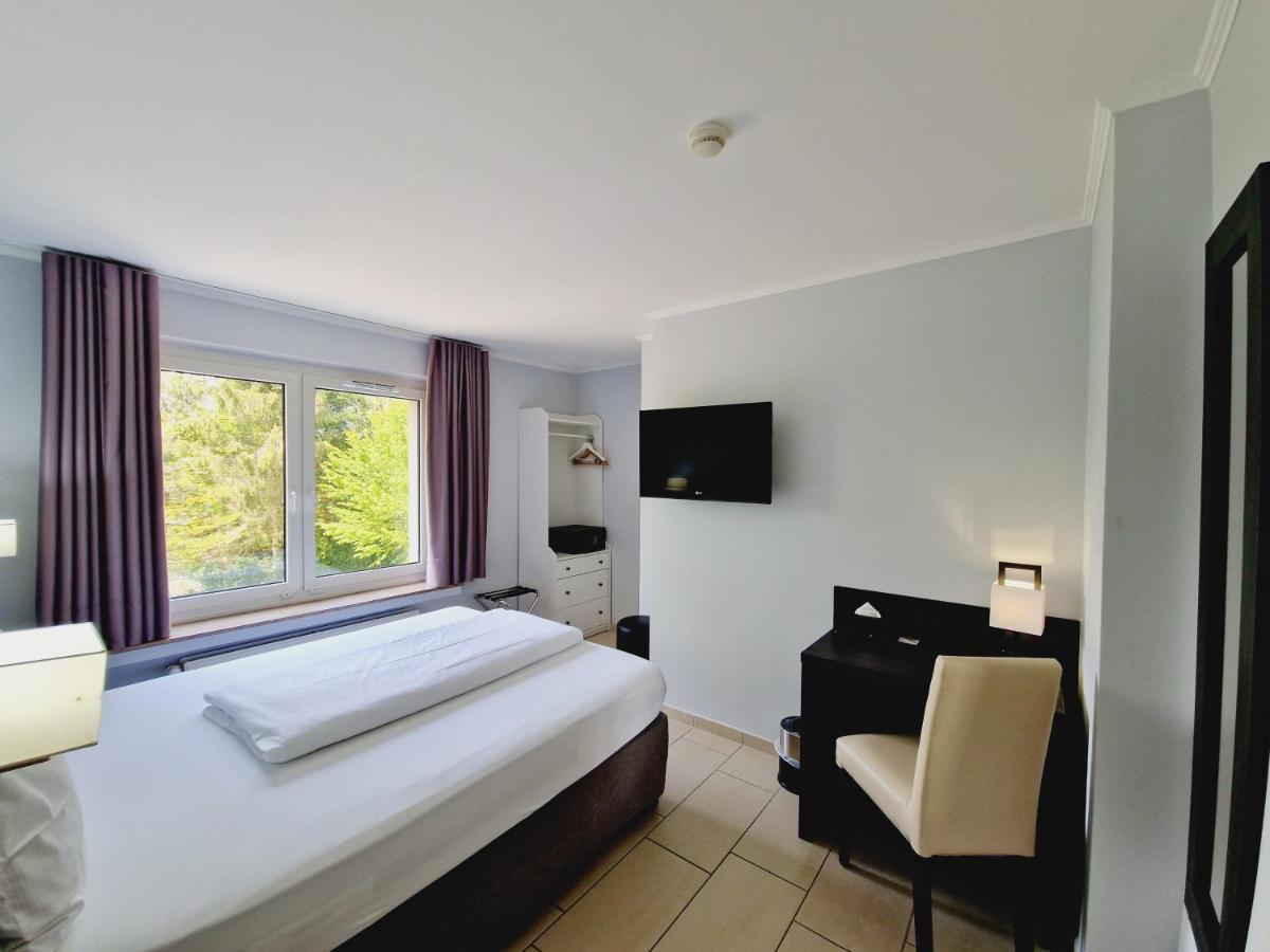 Bivius Hotel Restaurant Luxembourg Strassen Eksteriør billede