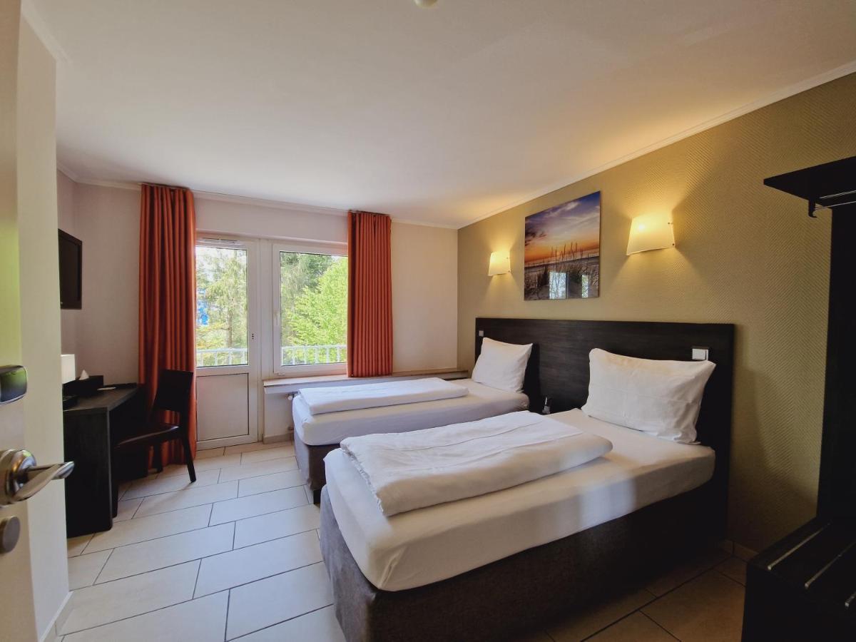 Bivius Hotel Restaurant Luxembourg Strassen Eksteriør billede