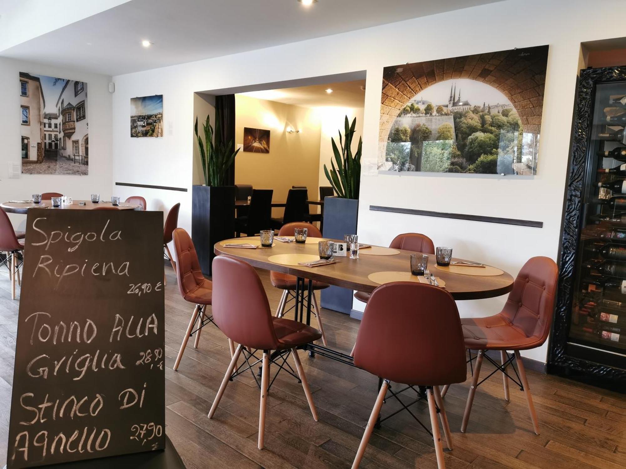Bivius Hotel Restaurant Luxembourg Strassen Eksteriør billede