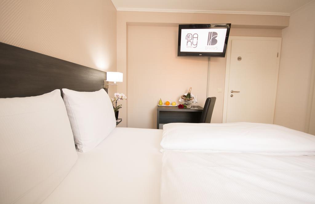 Bivius Hotel Restaurant Luxembourg Strassen Eksteriør billede