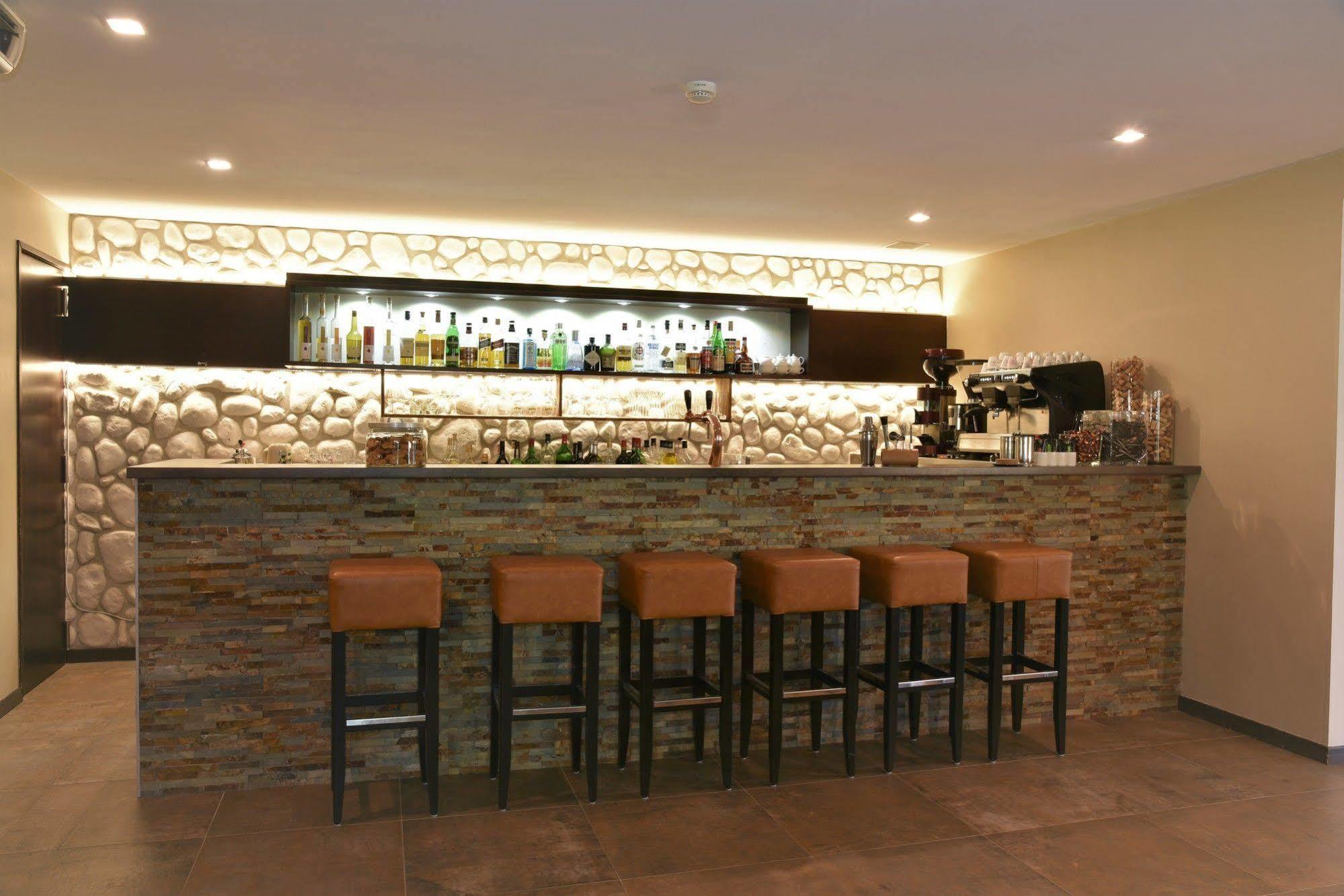 Bivius Hotel Restaurant Luxembourg Strassen Eksteriør billede