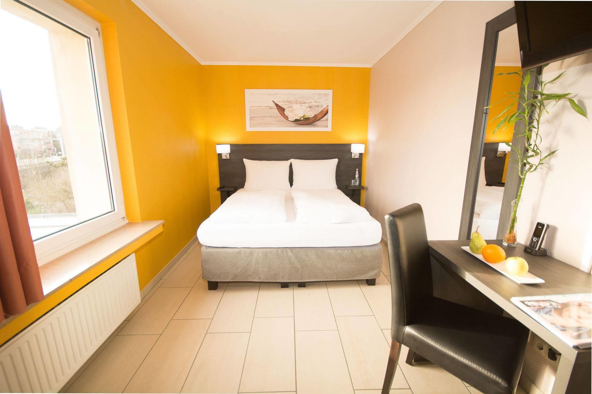 Bivius Hotel Restaurant Luxembourg Strassen Eksteriør billede